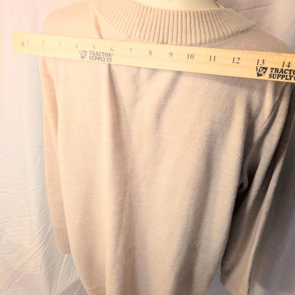 Elegant Cream Sweater - Picture 4 of 5